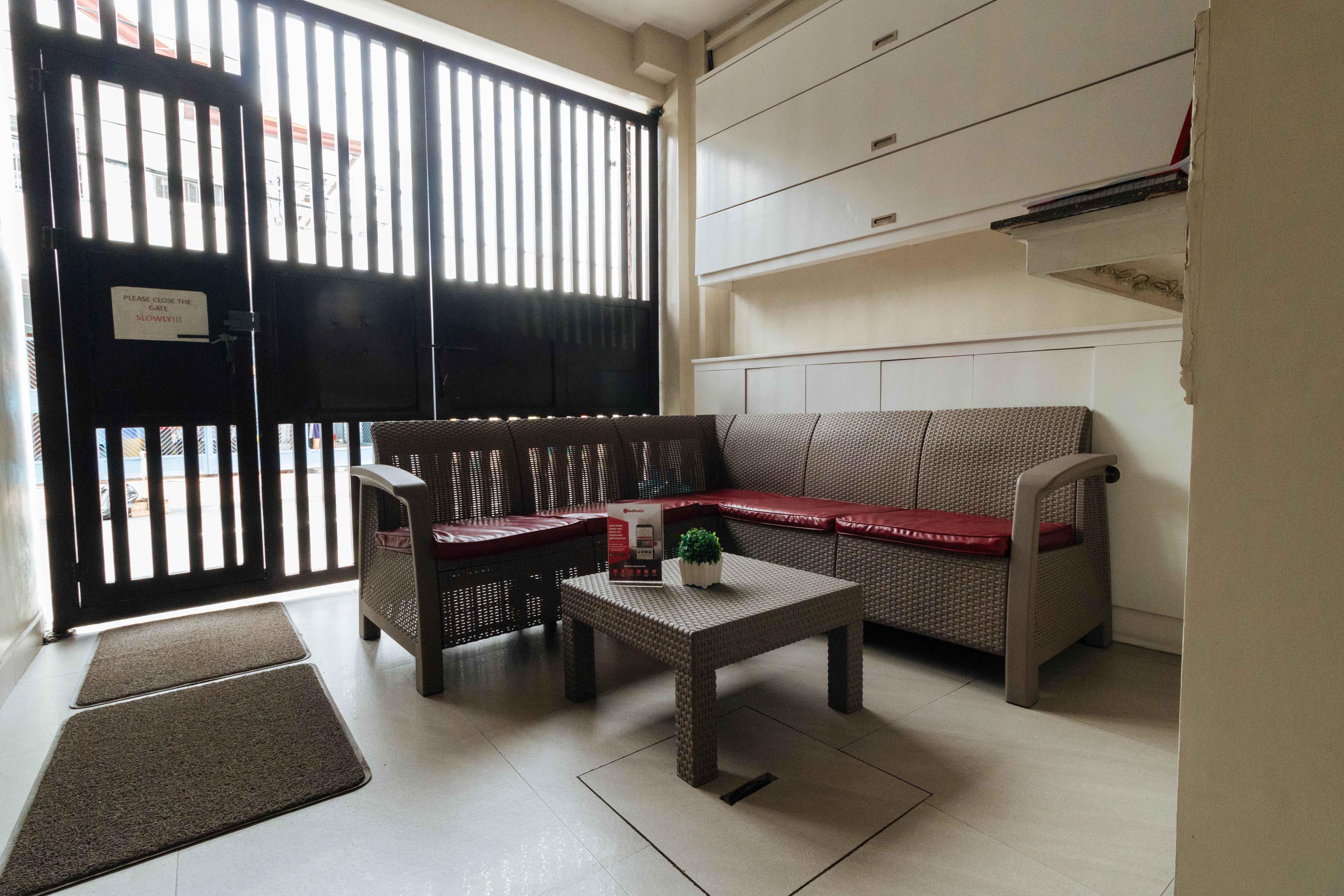 Paranaque City 马尼拉国际机场一号航站楼附近红门旅馆酒店 外观 照片